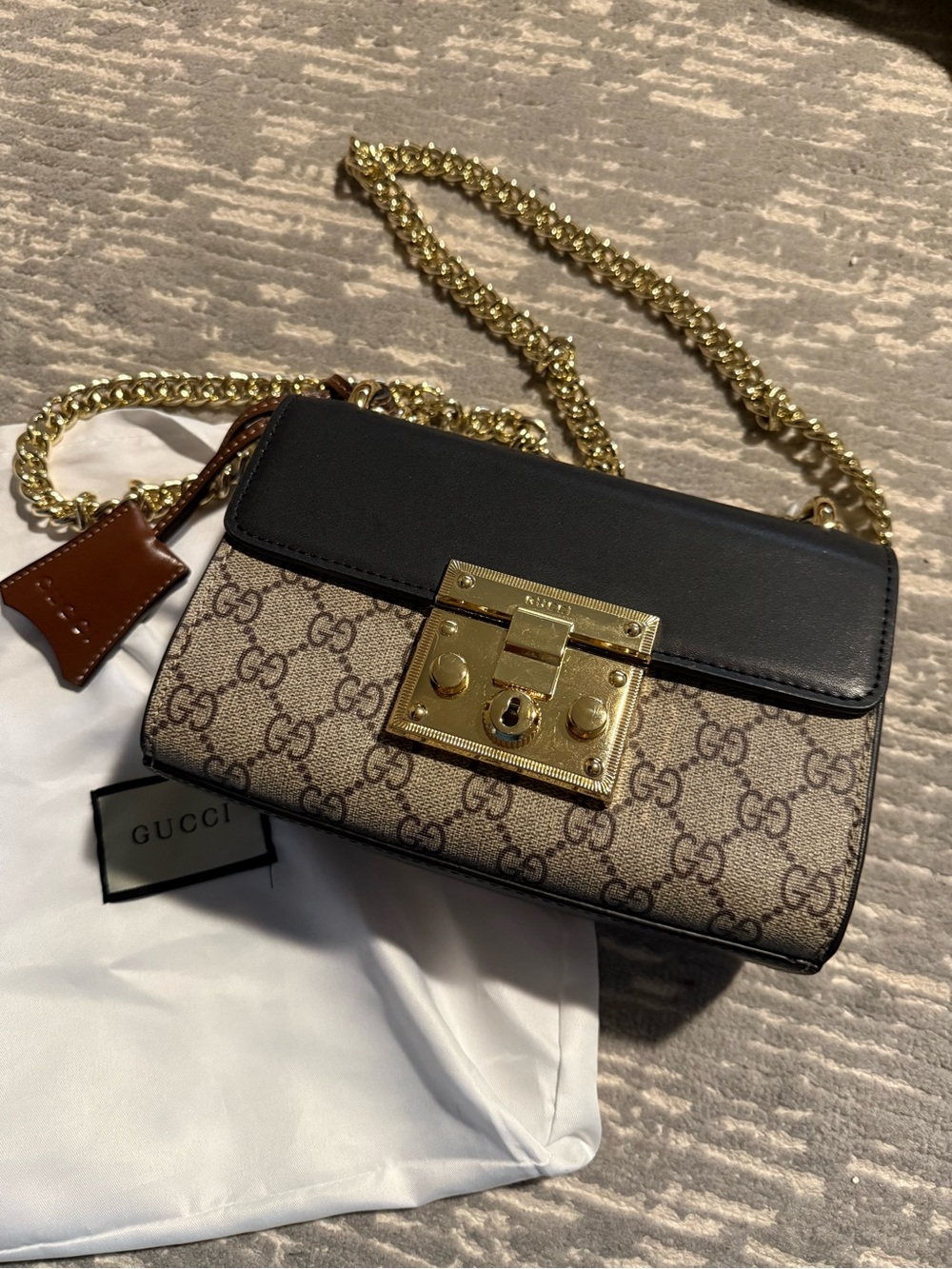GG Supreme Beige/Black Shoulder Bag with Gold Chain